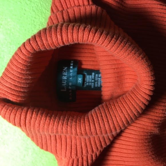 Lauren Ralph - Picture 2 of 2